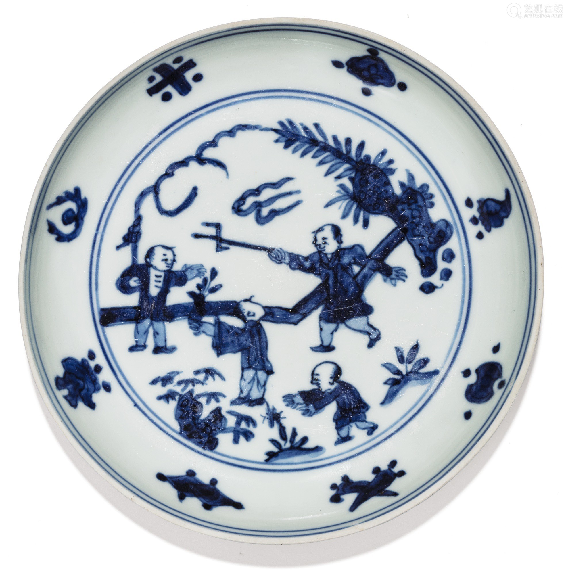 圖小盤 《大明嘉靖年制》款 | a blue and white boys saucer-dish