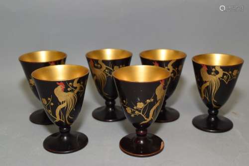 Set of 19-20th C. Japanese Maki-e Lacquer Cups