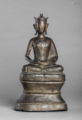 Ava Bronze sitting Buddha