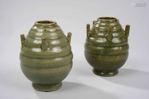 Jin pair of vases