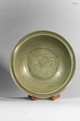 Yuan Longquan porcelain dish