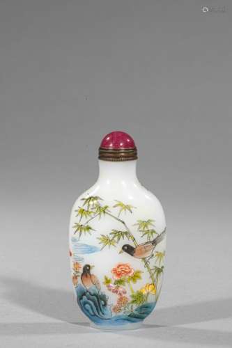 peking glass snuff bottle