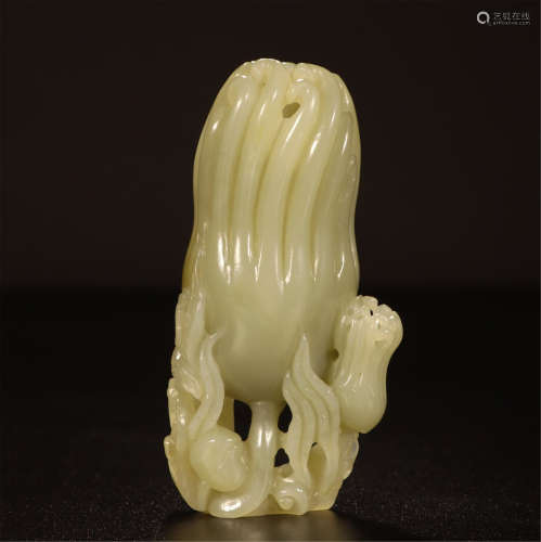 A CHINESE HETIAN WHITE JADE HANDLE TABLE ITEM