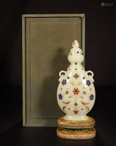 A CHINESE HETIAN WHITE JADE GEM STONE INLAID FLOWER AND BIRD DOUBLE EARS LIDDED VASE