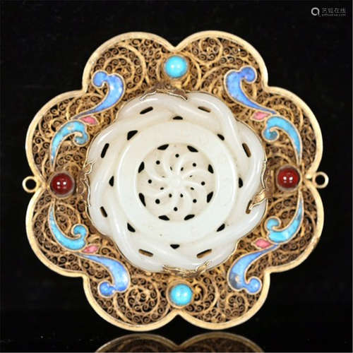 A CHINESE GILT SILVER GOLD FLOWER INLAID HETIAN WHITE JADE PLAQUE