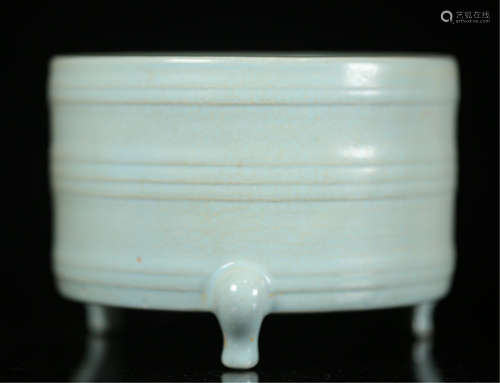 A CHINESE TRIPLE FEET CENSER