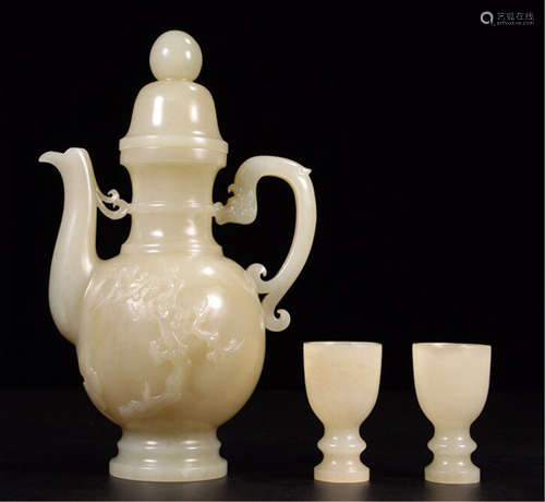 CHINESE HETIAN JADE KETTLE WITH TWO JADE DING WARE STEM CUPS