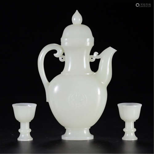 CHINESE HETIAN JADE KETTLE WITH TWO JADE DING WARE STEM CUPS