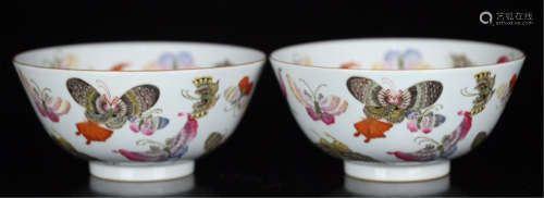 A PAIR OF CHINESE PORCELAIN BUTTERFLY BOWLS