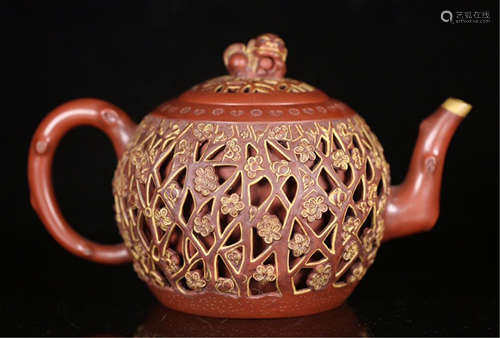 A CHINESE ANCIENT ZISHA CLAY TEA POT