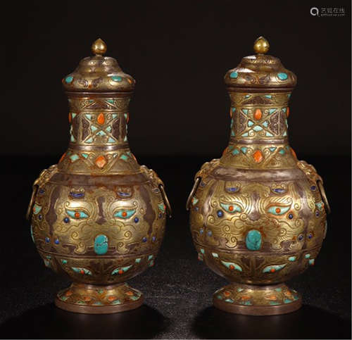 A PAIR OF CHINESE SILVER GOLD GEM STONE INLAID BEAST LIDDER VASES