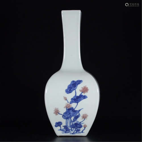 CHINESE PORCELAIN COVERED SQUARE VASE