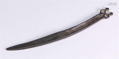 A CHINESE BRONZE KNIFE