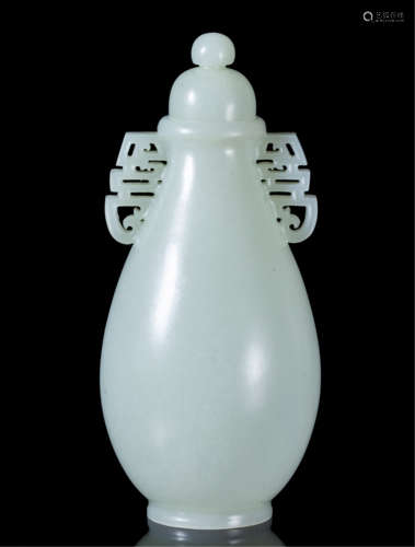 A CHINESE HETIAN WHITE JADE VASE