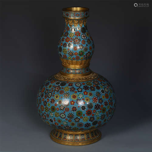 A CHINESE CLOISONNE DOUBLE GOURD VASE