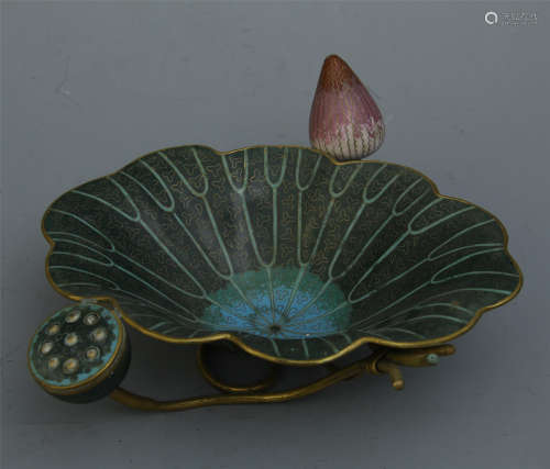 A CHINESE CLOISONNE LOTUS LEAF BRUSH WASHER
