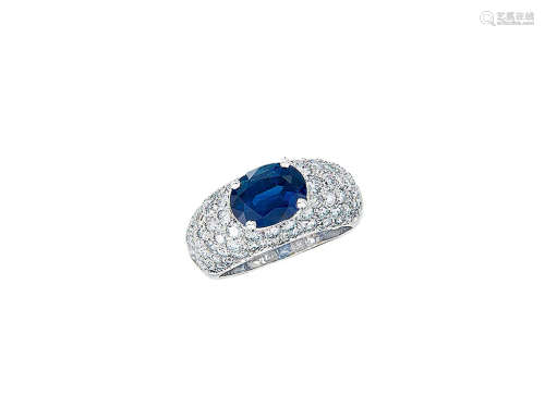 2.04卡拉藍寶石配鑽石戒指鑲18K白金