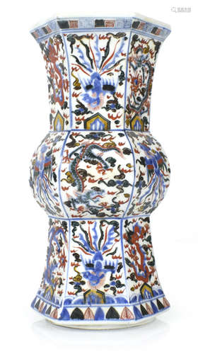 WUCAI-BEMALTE PORZELLANVASE,