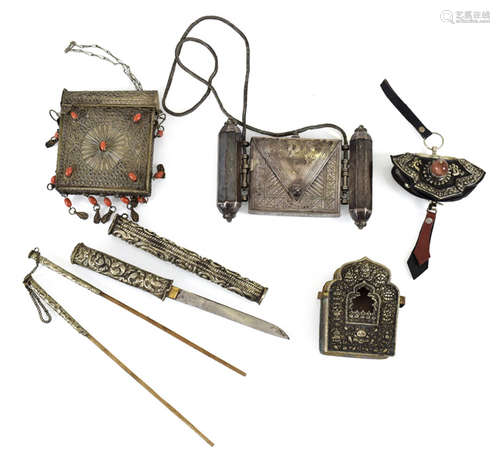 FEUERZEUGTASCHE, 3 AMULETTBE-