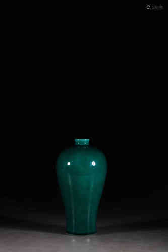 19世纪 绿哥釉梅瓶