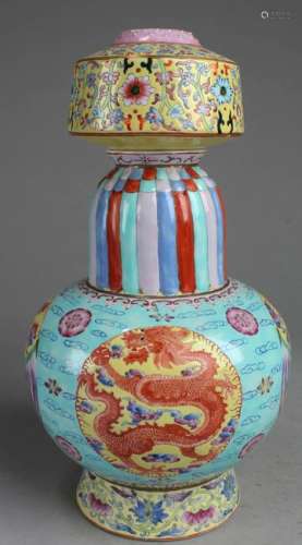 Chinese Antique Famille Verte Porcelain Vase