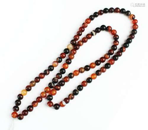 A Chinese Agate Bead Necklace