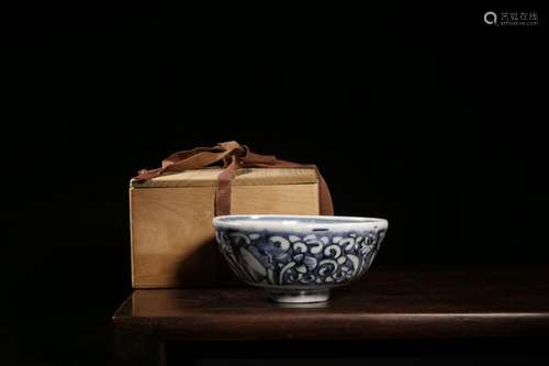 Chinese Blue and White Porcelain Bowl w Wood Box