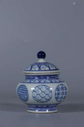 Chinese Blue and White Porcelain Lid Jar,Mark