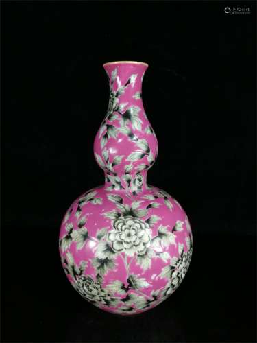 A Chinese Red Glazed Famille-Rose Porcelain Double Gourd Vase