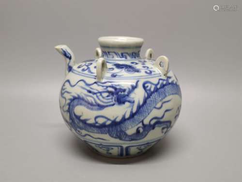 A Chinese Blue and White Porcelain Water Pot