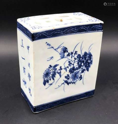 Appui nuque en porcelaine bleu blanc à décor flora…