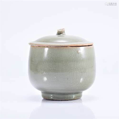 A LONGQUAN BOWL AND COVER