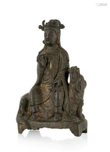 Guanyin assise sur un chien de Fô, sculpture en bronze, Chine, probablement dynastie [...]