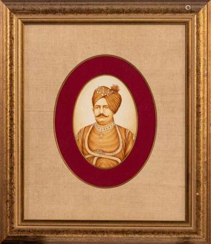 3 portraits de Maharaja, gouache nim qalam (grisaille) sepia sur papier avec rehauts [...]