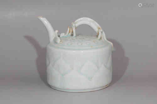 A Chinese White Glazed Porcelain Tea Pot