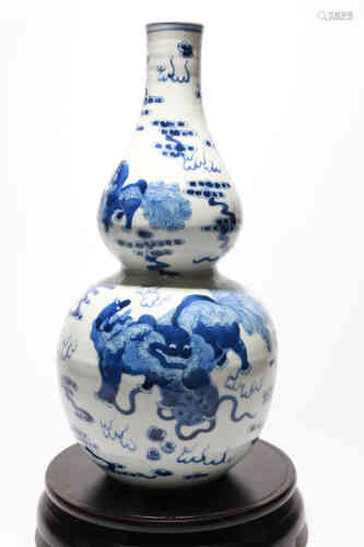 A Chinese Blue and White Porcelain Case of Double Gourd