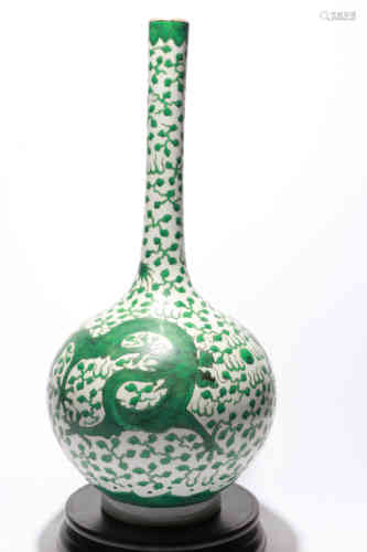 A Chinese Green Glazed Porcelain Vase