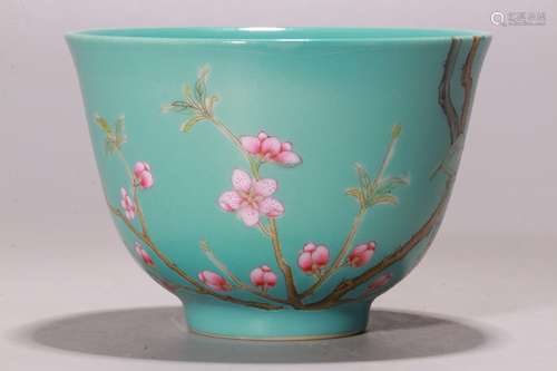 A Chinese Green Ground Famille-Rose Porcelain Bowl