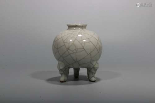 A Chinese Ge type Porcelain Water Pot