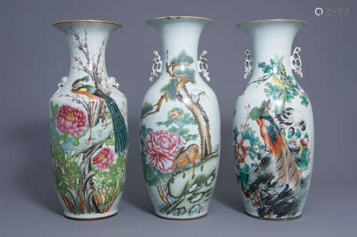 Three Chinese famille rose vases with birds, 19/20th C.