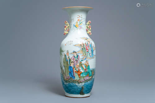 A Chinese famille rose two-sided design vase, 19th/20th C.