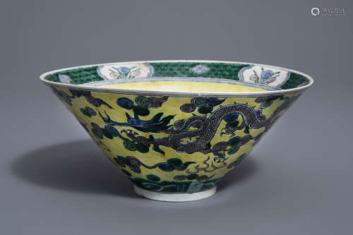 A Chinese famille verte biscuit dragon bowl, Republic, 20th C.