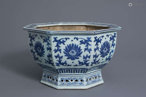 A Chinese blue and white 'lotus scroll' jardinière, Qianlong