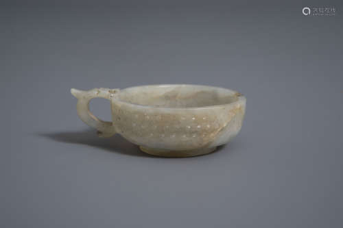 A Chinese archaistic grayish-green jade dragon handled cup, 17th/18th C.