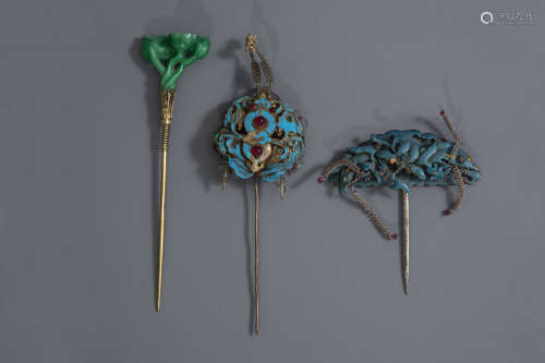 Three Chinese jade, kingfisher feather and enamel on silver hairpins, 19th/20th C.