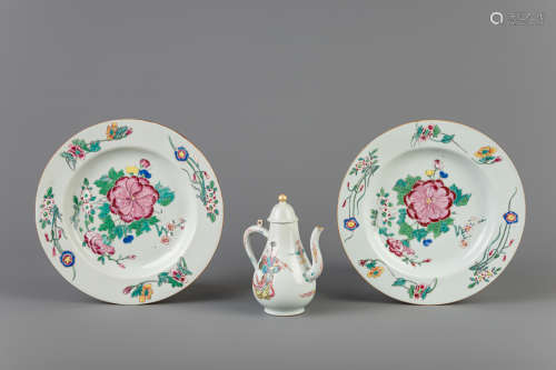 A pair of Chinese famille rose plates and a jug and cover, Yongzheng