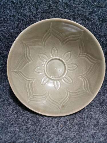 A Chinese Ru-Type Glazed Porcelain Bowl