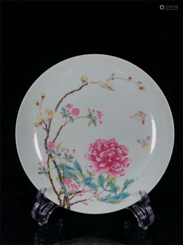 A Chinese Famille-Rose Porcelain Plate