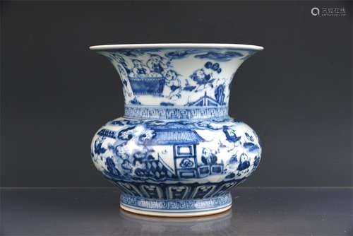 A Chinese Blue and White Porcelain Vase