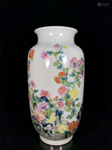 A Chinese Famille-Rose Porcelain Vase